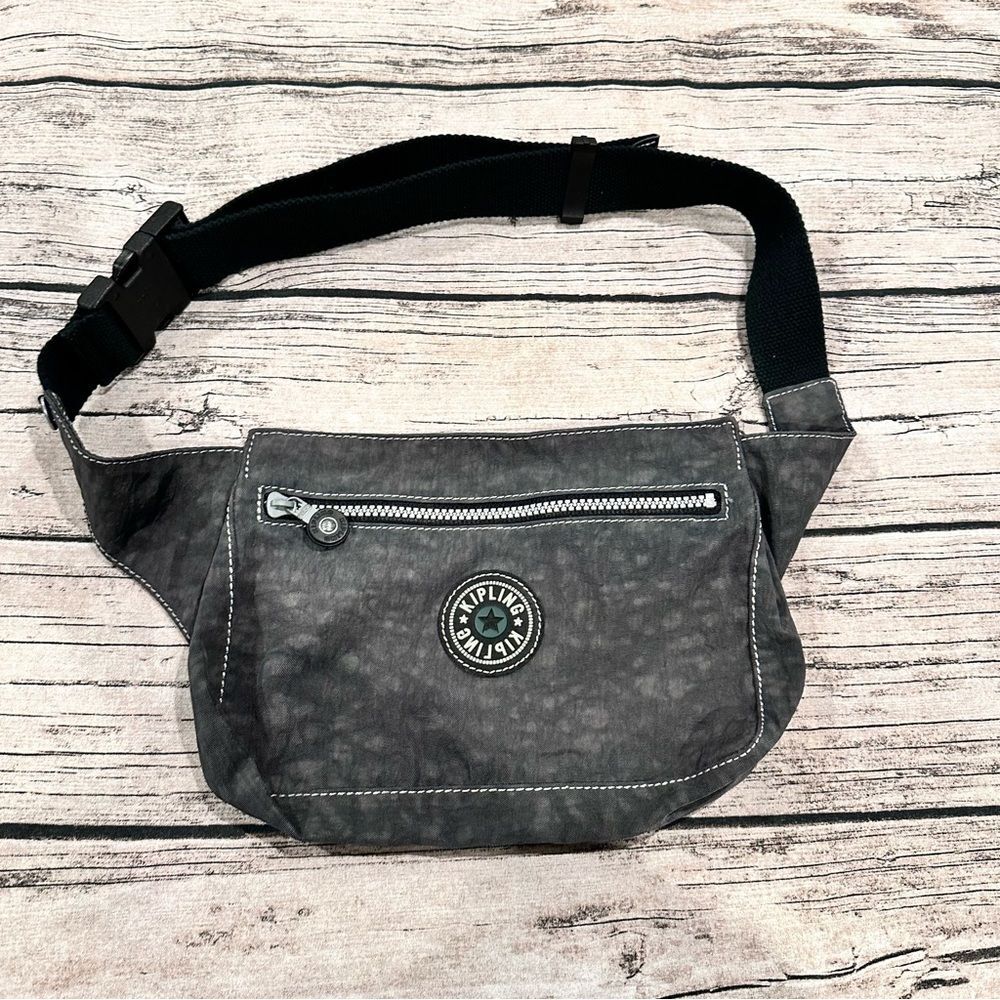 Kipling Charcoal Belt Bag/Crossbody Bag; Uneven Dye / Tie Dye EUC